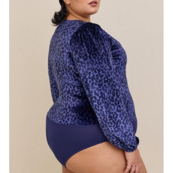 Torrid Leopard Cheetah Stretch Blue Velvet V-Neck Long Sleeve Bodysuit 2X 3X 4X - Picture 4 of 11